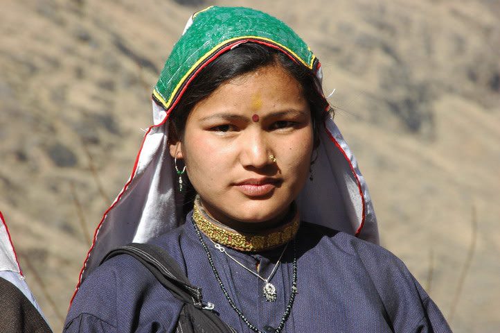 मंहगाई में न हो गहनों का दिखावा, इसलिए पहाड़ के लिए बना दिया ये नियम