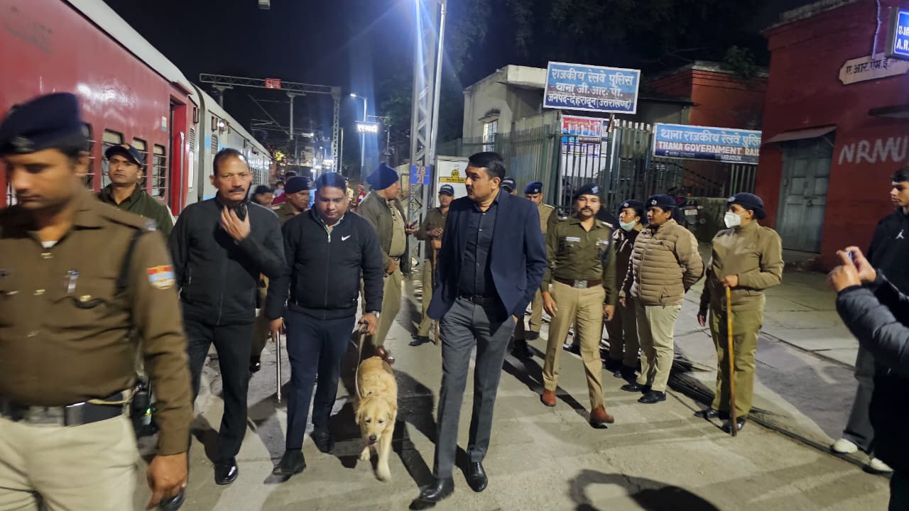 दिल्ली धमाके के बाद उत्तराखंड में भी हाई अलर्ट जारी, सभी जिलों में हो रही सघन चेकिंग