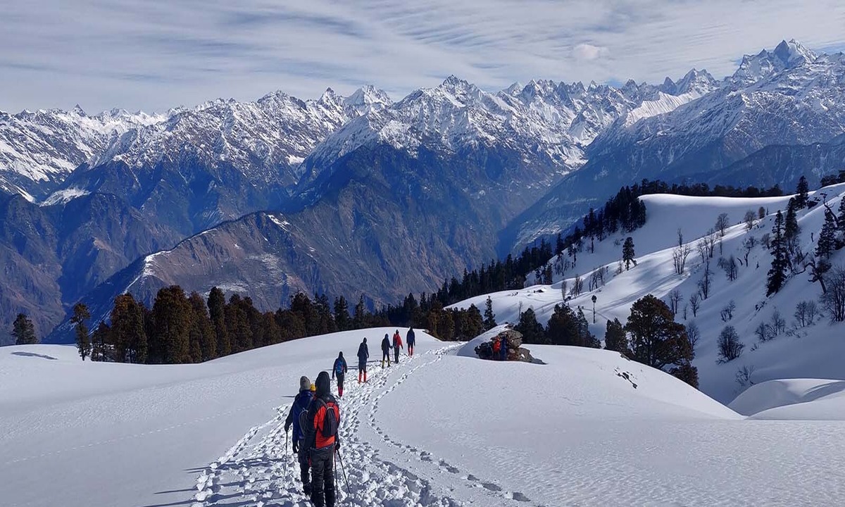 The 5 Most Thrilling Winter Treks in Uttarakhand