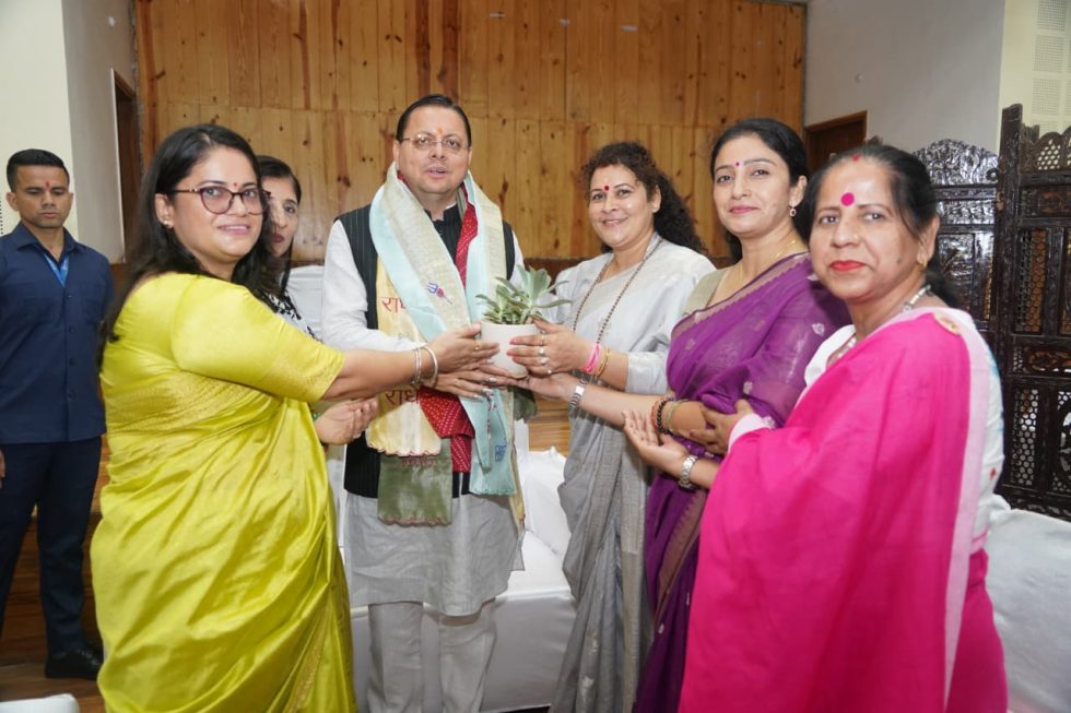 मुख्यमंत्री को विभिन्न संगठनों ने दी बधाई