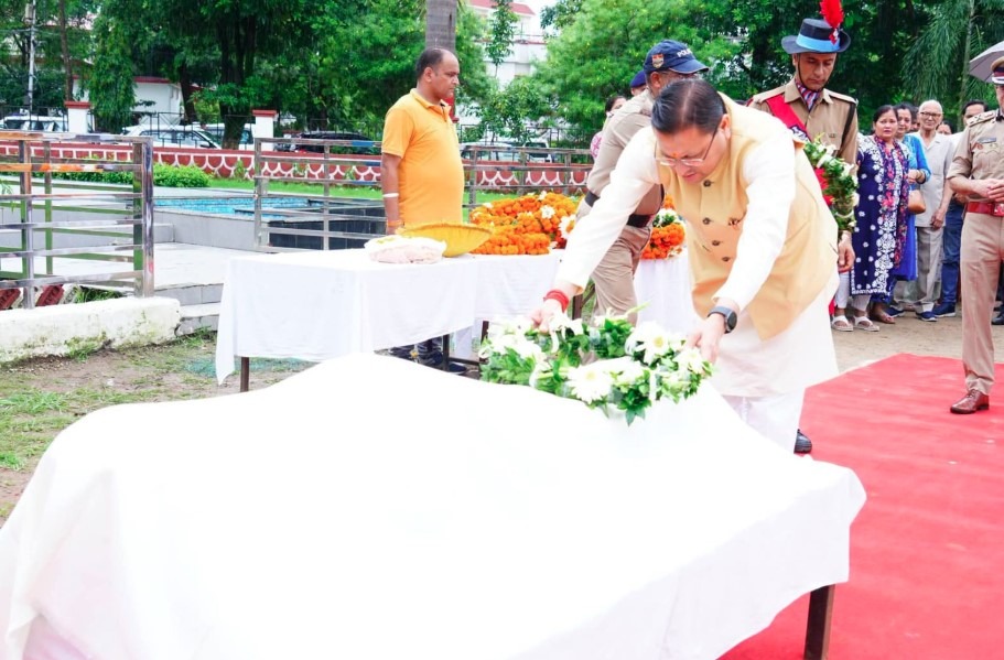 एलआईयू निरीक्षक के निधन पर सीएम ने दी श्रद्धांजलि