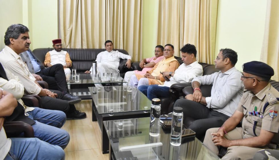 गढ़वाल सांसद ने किया टीएचडीसी टनल का निरीक्षण