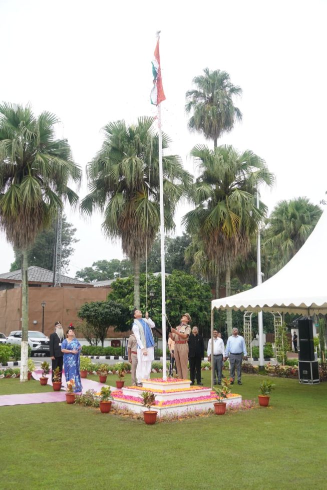 विकास का लाभ प्रत्येक क्षेत्र और वर्ग तक पहुंचे -सीएम