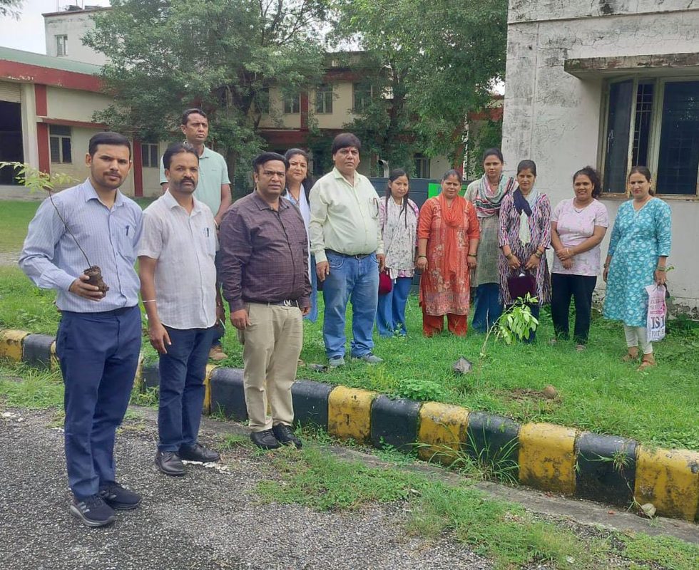 आईडीटीआर परिसर में पौधों का रोपण, बढ़ेगी हरियाली